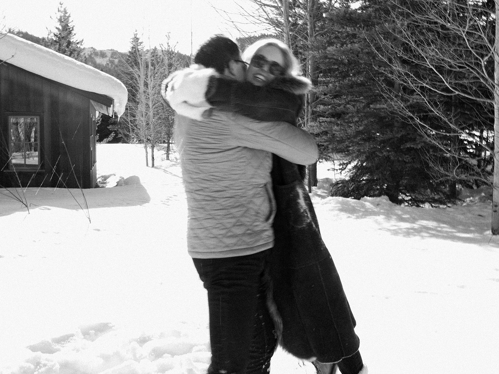 Snowshoe engagement photoshoot in Sun Valley